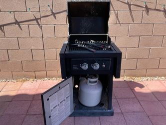 Two burner grill with tank