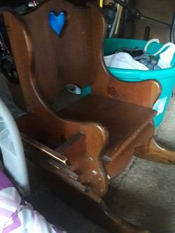 Baby rocking chair