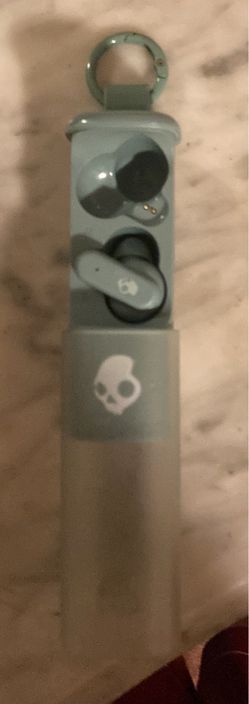 Skullcandy Charging Case with Right Earbud