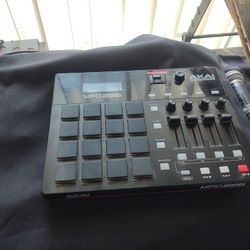 AKAI MPD 226 Midi Drum Pad Controller 