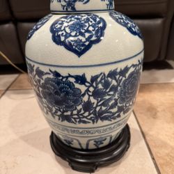 Chinese Blue And White Lamp