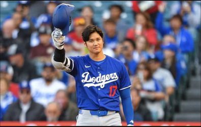 New Dodgers Ohtani  With World Series Patch !! 