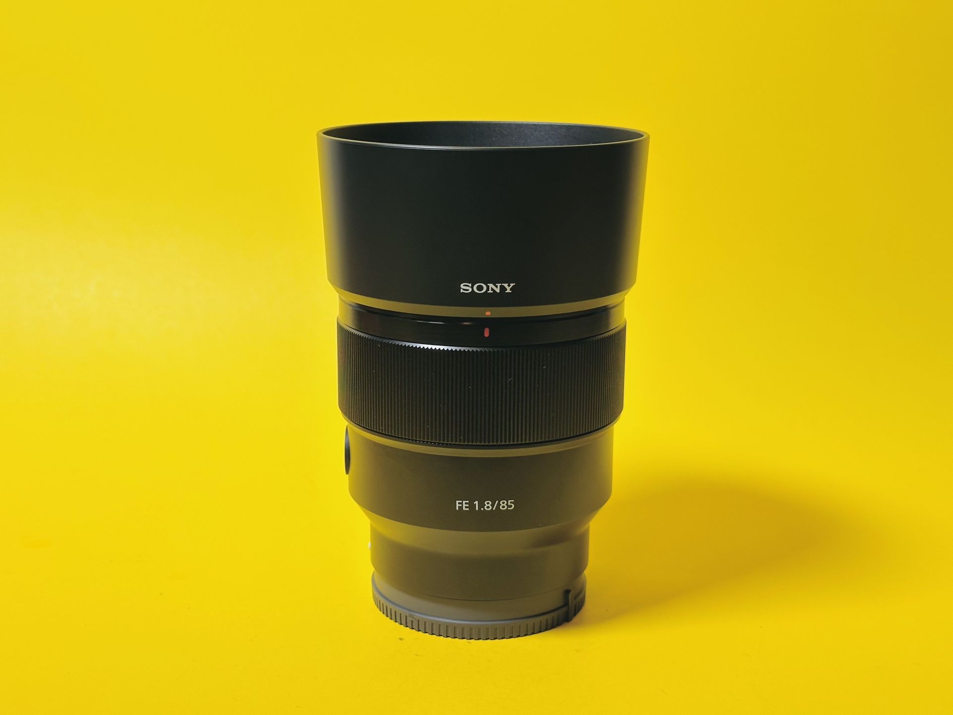 Sony FE 85mm F/1.8 Lens