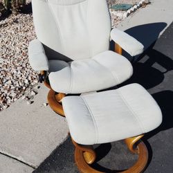 Recliner With Otttomen 