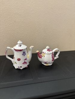 Vintage Salt/pepper Shakers