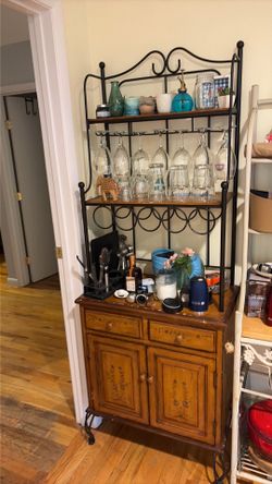 Hutch/Bar