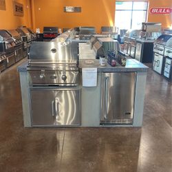 6ft BBQ island With Grill & Refrigerator
