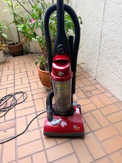 Dirt Devil Featherlite 12 Amp Upright Vacuum