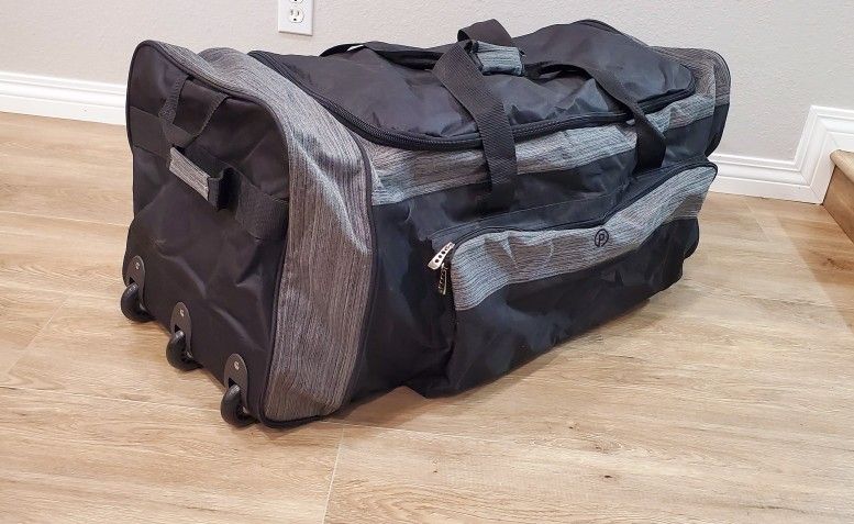 Protege 36 Rolling Trunk Duffel for Travel for Sale in Roseville CA OfferUp