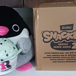 NEW IN BOX ZURU BRAND SNACKLES LARGE PENGUIN WITH ICE CREAM SELLING @ MACYS FOR $30