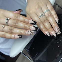 Nails 