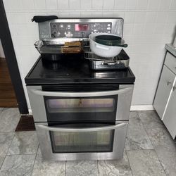 LG 5 Burner Stove And Fridge For Sale . 