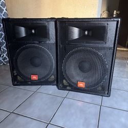 JBL Speakers MR825 