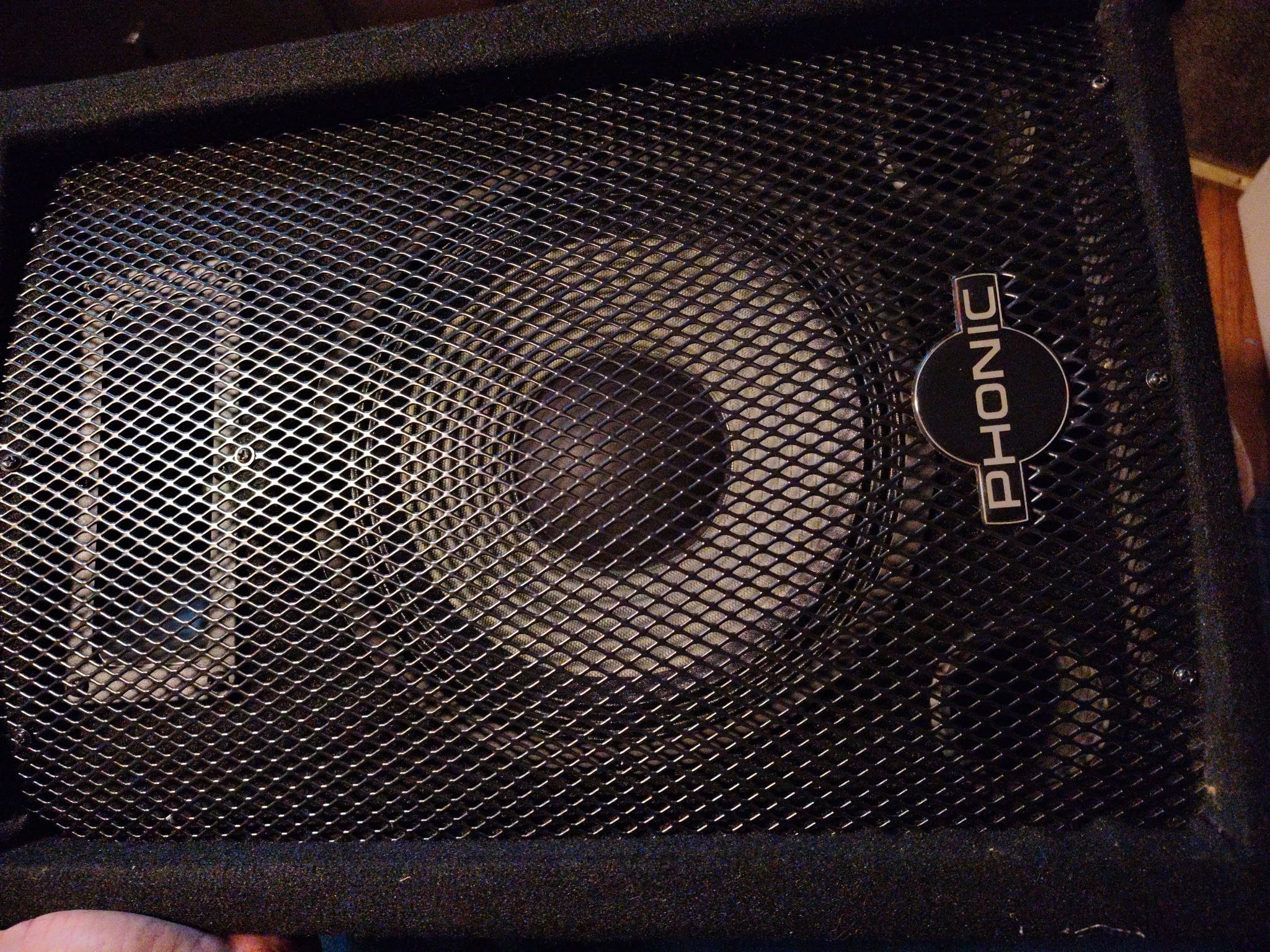 2 Phonic Speakers