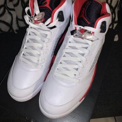 Air Jordan Retro 5 Fire Red  (2025)(size:12)