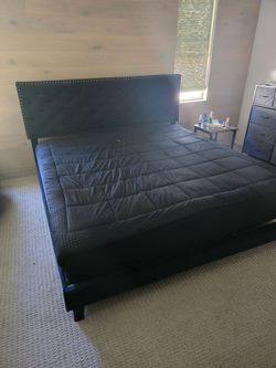 King size bed (mattress included)