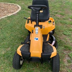 Cub Cadet Riding Mower 