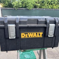 DeWalt DS300 Large Tool Box