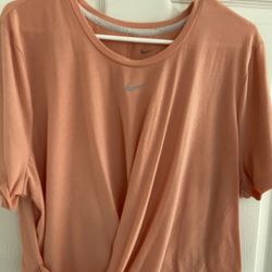 Nike top