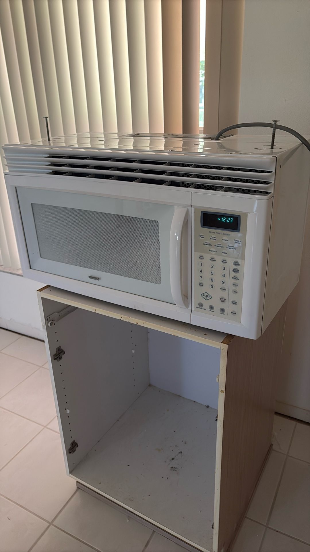 Under Cabinet Microwave