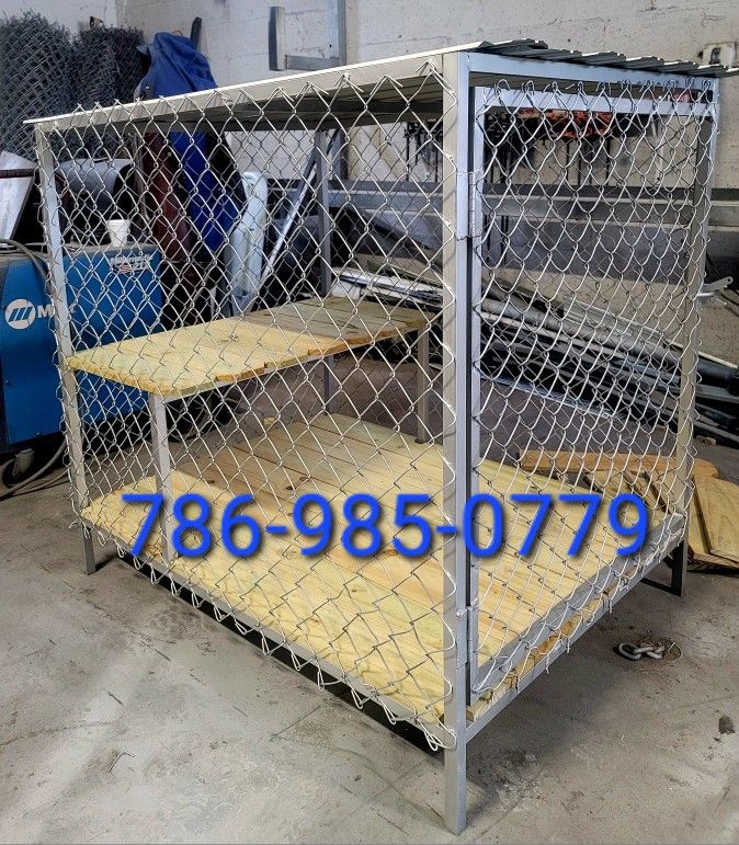 3x4 Dog Kennel W/ Bench