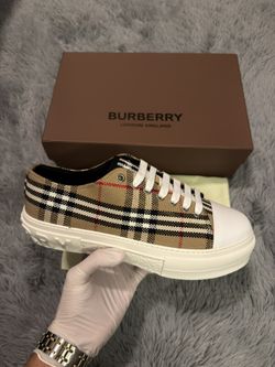 Burberry Shoes