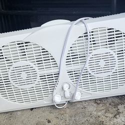 Intertek window double window fan with pull-out side covers all in Excellent condition. 
a carrying Handle is included.