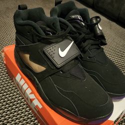 Nike Air Diamond Turf – Size 11.5 – BRAND NEW