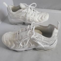 Nike Air Vapormax Plus TN Silver white Womens Sneakers Size: 7