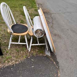 Free dinning table And TV Stand