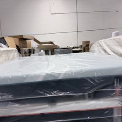 SALE 💥King Mattress Tempurpedic LuxeAdapt Firm 2.0 💥financing Available 