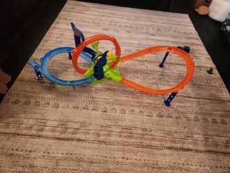 Hot wheels track