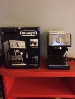 Brand NEW COFFEE MAKER !! Delonghi