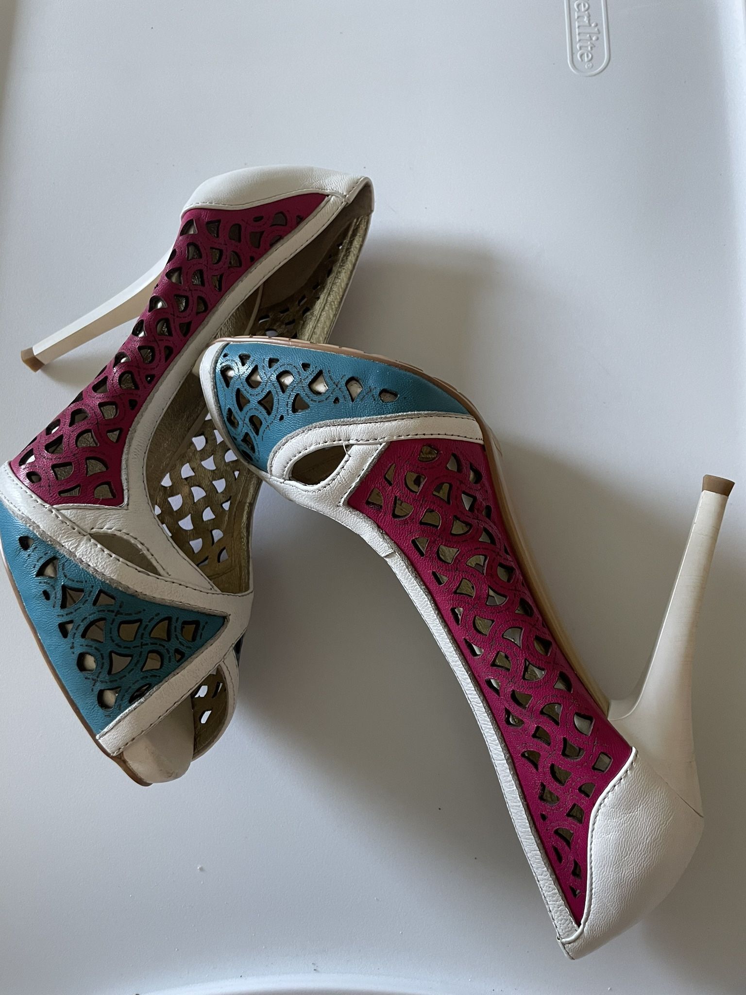 Vintage Women’s Size 7 Women’s Color Block Cutout High Heel Pumps Pink, Teal & White