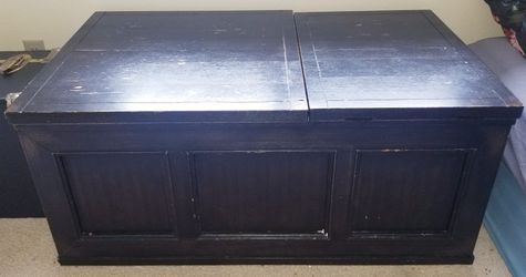 Coffee Table with Table Top and Storage