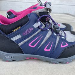 Brand NKeen Oakridge Mid WP Shoe Youth Size 6 Kids