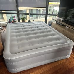 Queen Aerobed Air Mattress