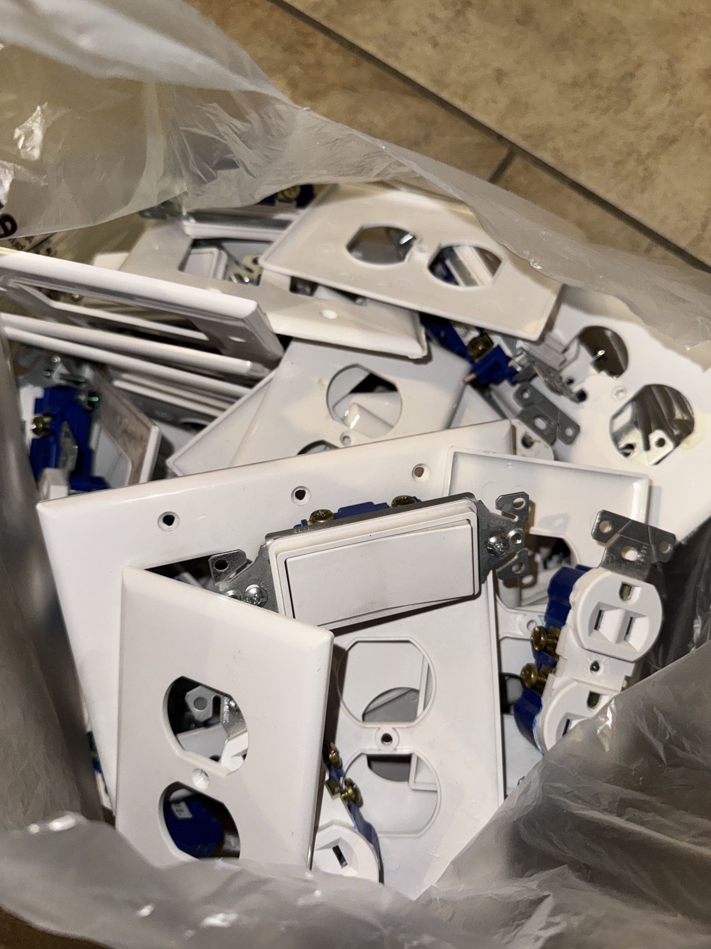 Bulk Very Good Condition Switches , outlets and wall plates one , two and 3 gang covers , around 109