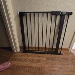 Baby 👶 Or Pet Gate 31 To 36 Inches Wide 