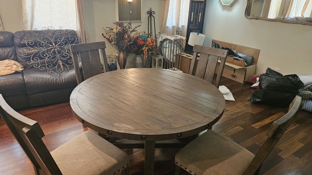 dining table with 4 chairs