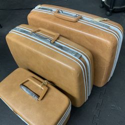 3 Piece Old Fashioned Luggage Set