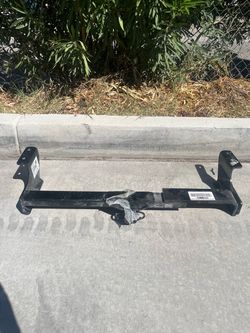 CURT 11468 Class 1 1 1/4 inch Trailer Hitch Receiver For 2004-09 Toyota Prius