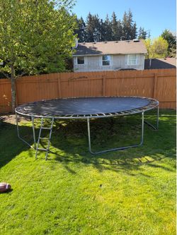 14’ trampoline. Free !