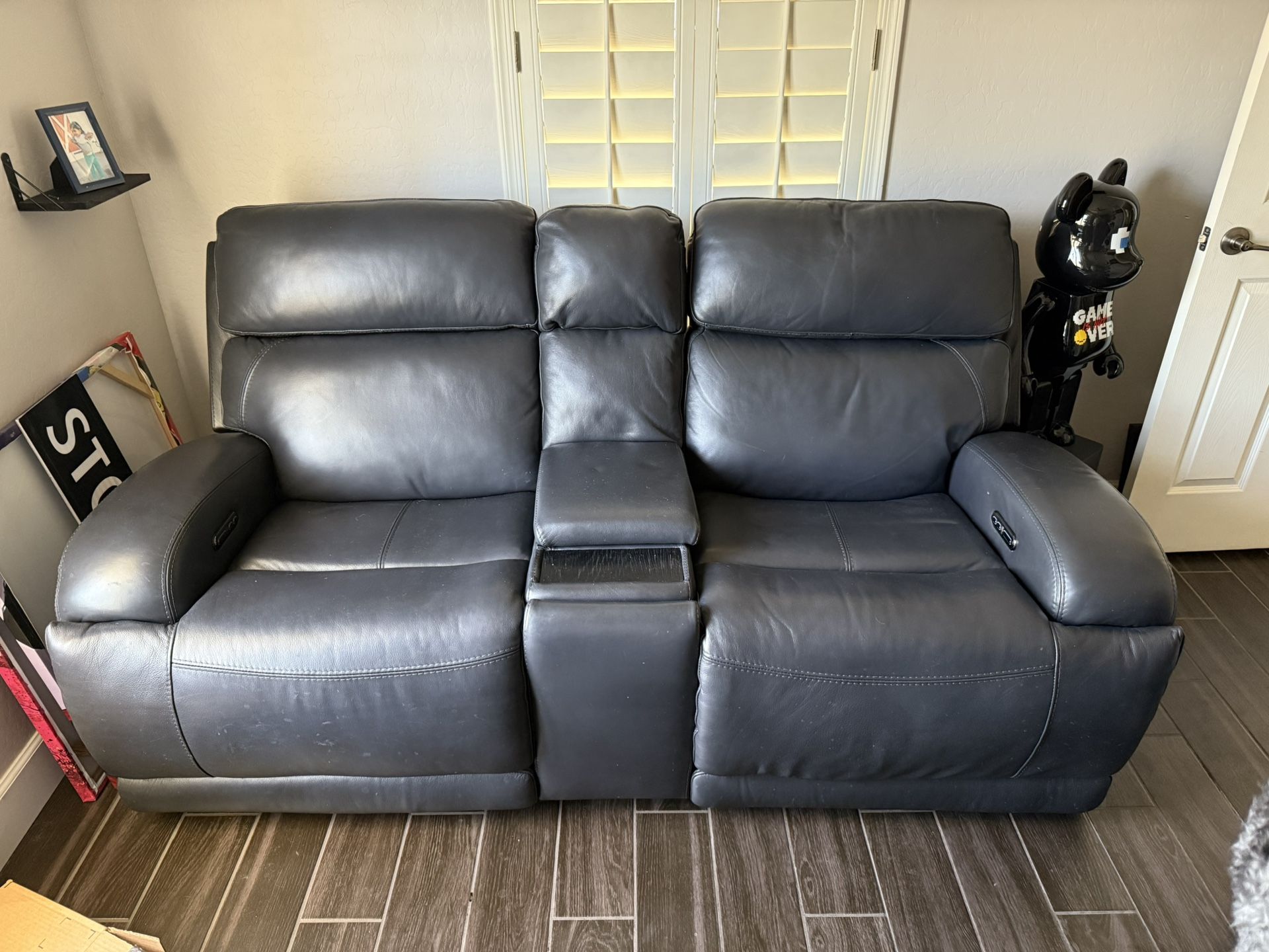 Living Spacing Reclining Love Seat