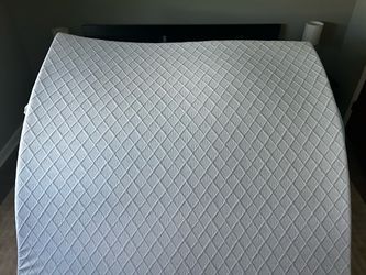 King size Mattress Topper. Medium Firm like new!