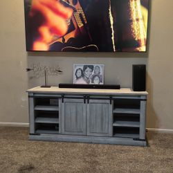 Rustic Farmhouse Living Room Set – Coffee Table, 2 End Tables & TV Stand