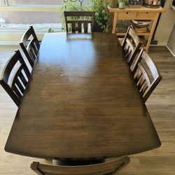 Dining Table Set With 6 padded Chairs - Solid wood