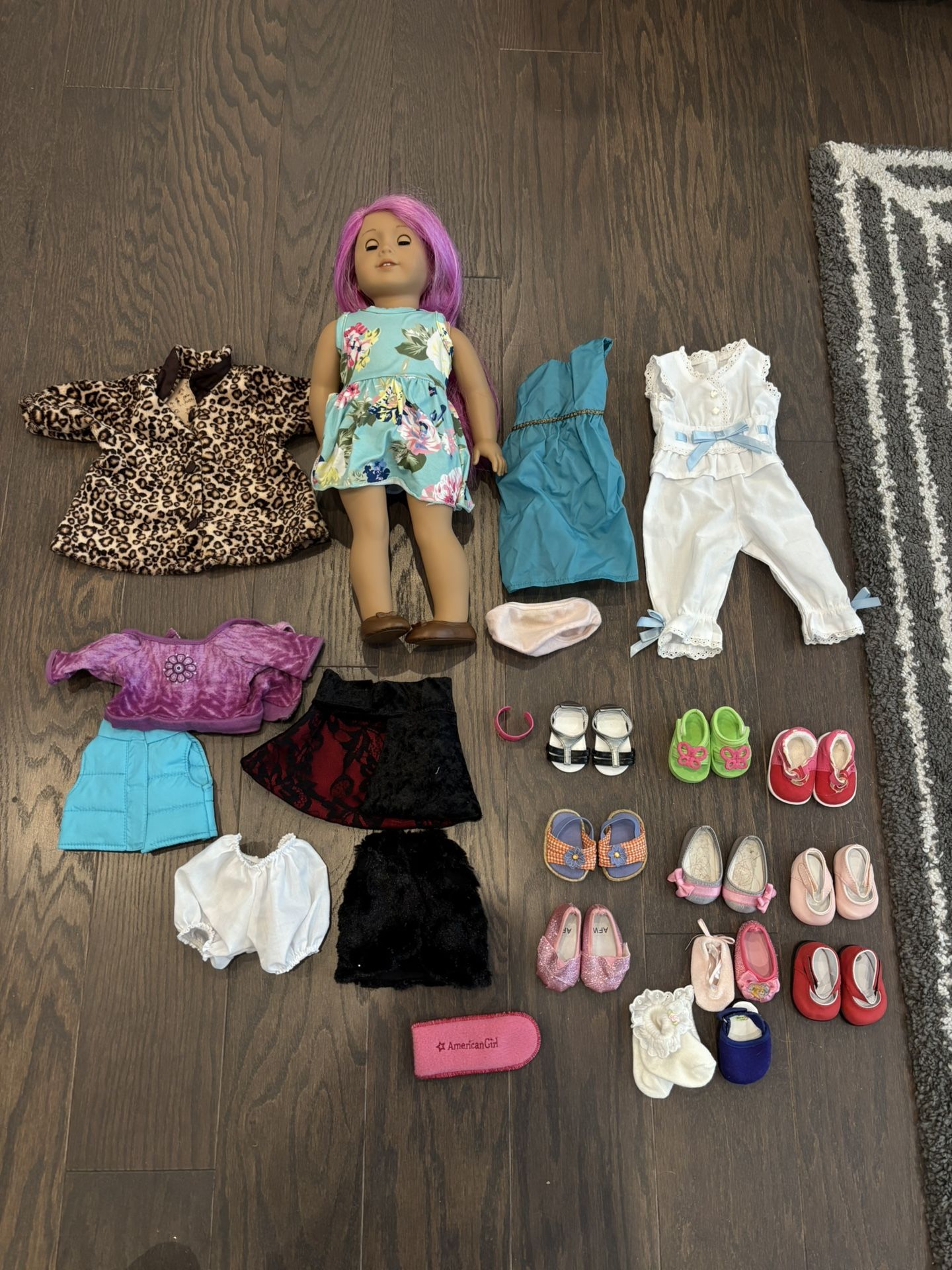 2017 American Girl doll and clothes/shoes