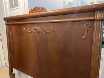 Free antique queen bed