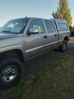 2002 GMC 4 wheel drive crew cab
